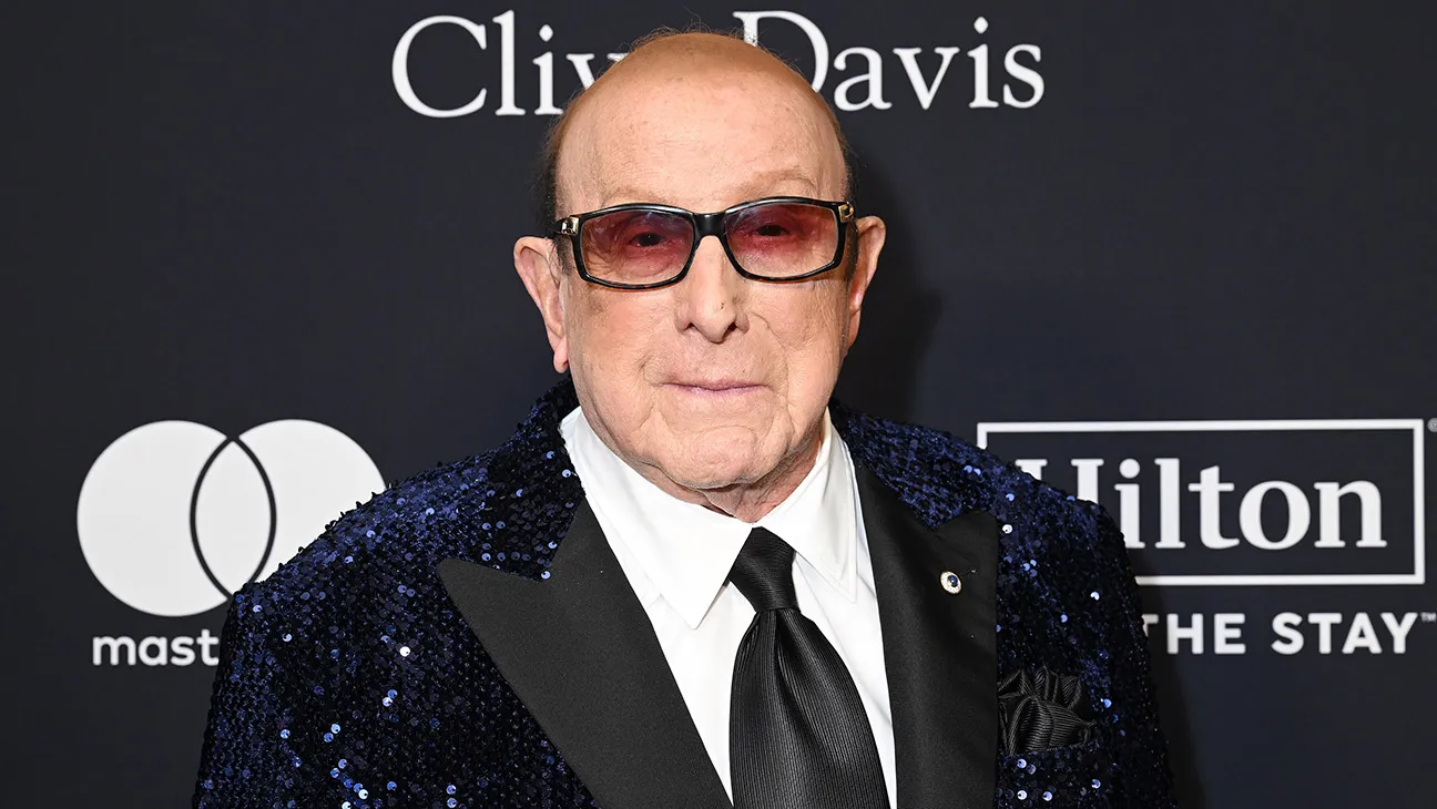 Bruce Springsteen, Alicia Keys, Barry Manilow to Attend Clive Davis’ Funeral