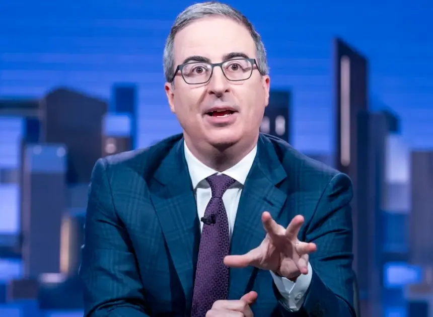 John Oliver Likens the Current Condition of D.C. Reflecting Pool to Sex With the Grinch: “Green, Smelly”