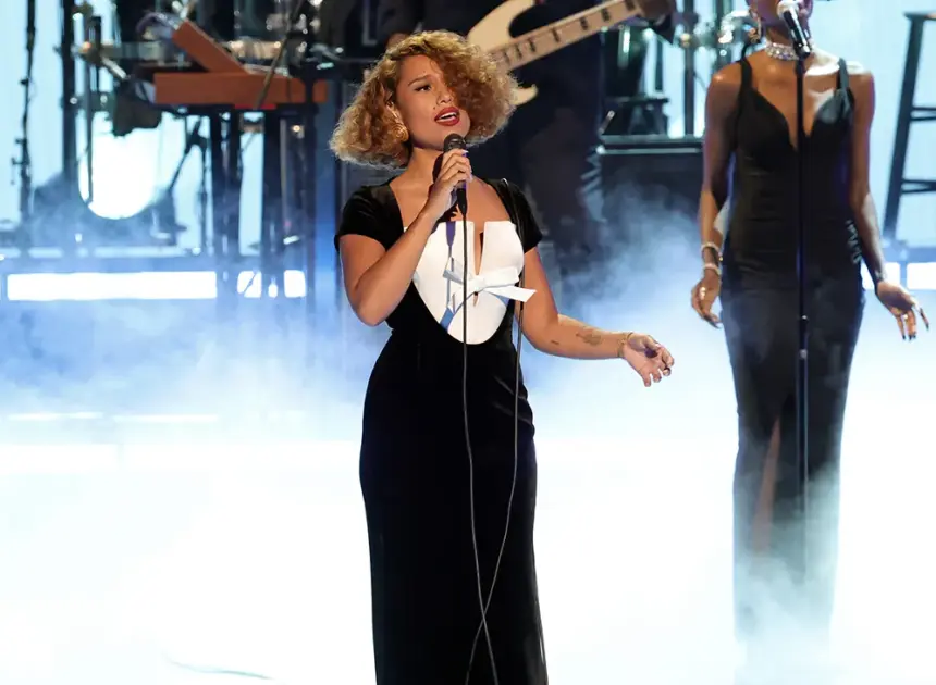 Raye Receives Standing Ovation After Powerful Performance at BET Awards