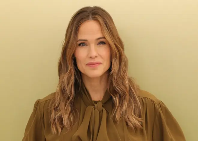 Jennifer Garner Opens Up About “Totally Ludicrous” Way Her Family Has Been Hounded By Paparazzi: “It Was a Danger”