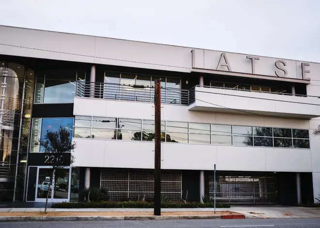 Workers at Swaybox Studios, Home to Batman Animated Movie, Vote to Unionize