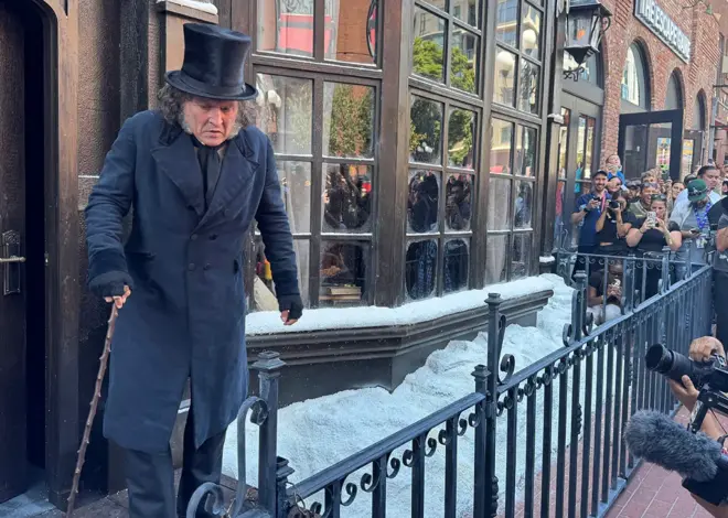 Johnny Depp Surprises Comic-Con as Ebenezer Scrooge on Streets of San Diego: “It’s Good to Be Back”