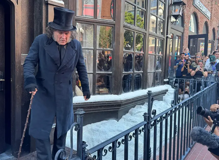 Johnny Depp Surprises Comic-Con as Ebenezer Scrooge on Streets of San Diego: “It’s Good to Be Back”