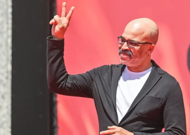 Jeffrey Wright Reflects on Matt Reeves’ “Fresh” Take of ‘The Batman’ Franchise, Collaborating With Wes Anderson: “He’s His Own Genre”