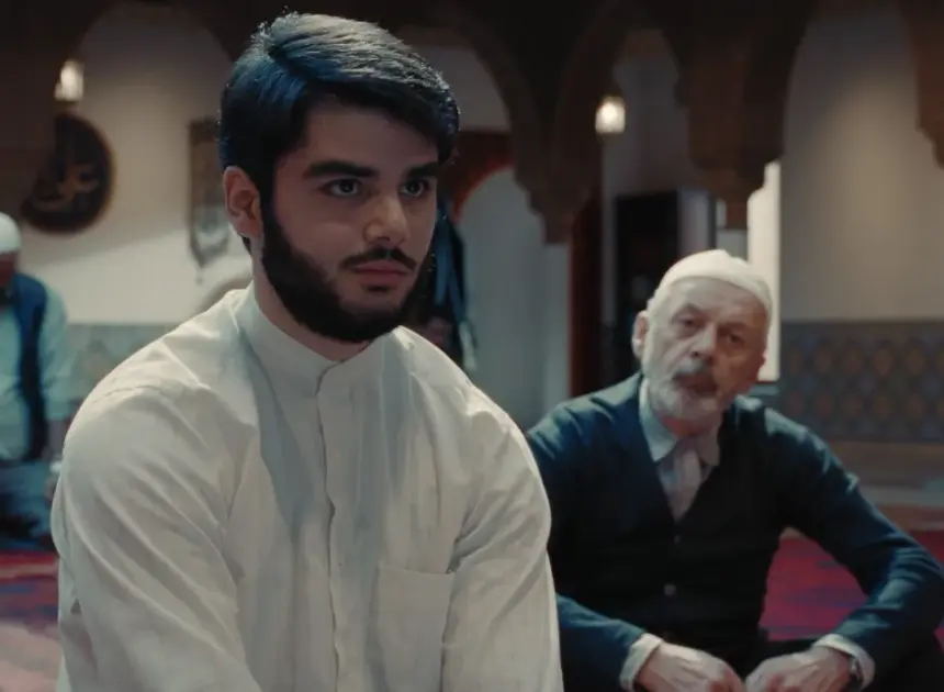 “I Speak to Him Every Day”: Nader Saeivar on ‘Hijamat’  and Premiering It Without Jafar Panahi
