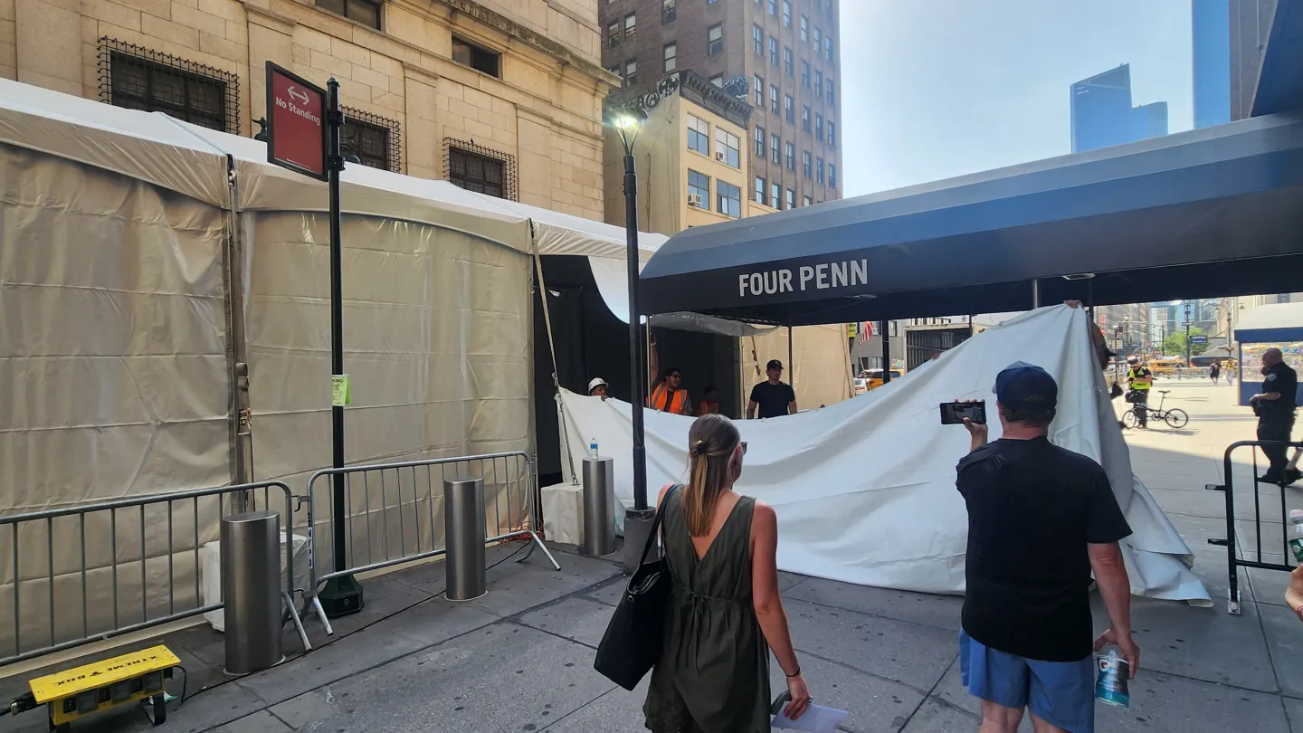 Outside Taylor Swift’s Rehearsal Dinner, a Surprising Calm — and Security Worthy of Gaddafi