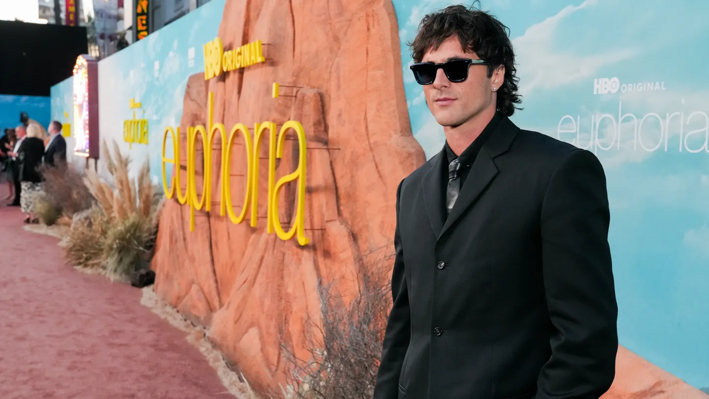 Jacob Elordi Dishes on Nate’s Demise on ‘Euphoria’ and Breaking Both His Heels: “It’s Like ‘Fight Club’”
