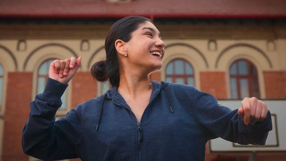 In ‘I Matter,’ a Young Roma Woman Struggles to Keep Two Worlds From Colliding (Exclusive Venice Clip)