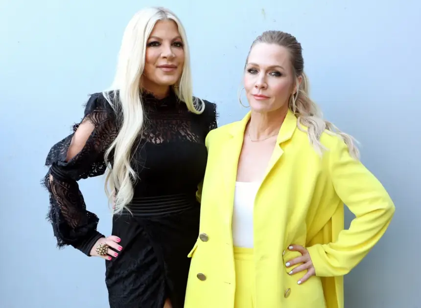 Tori Spelling Exits ‘Beverly Hills, 90210’ Rewatch Podcast With Jennie Garth