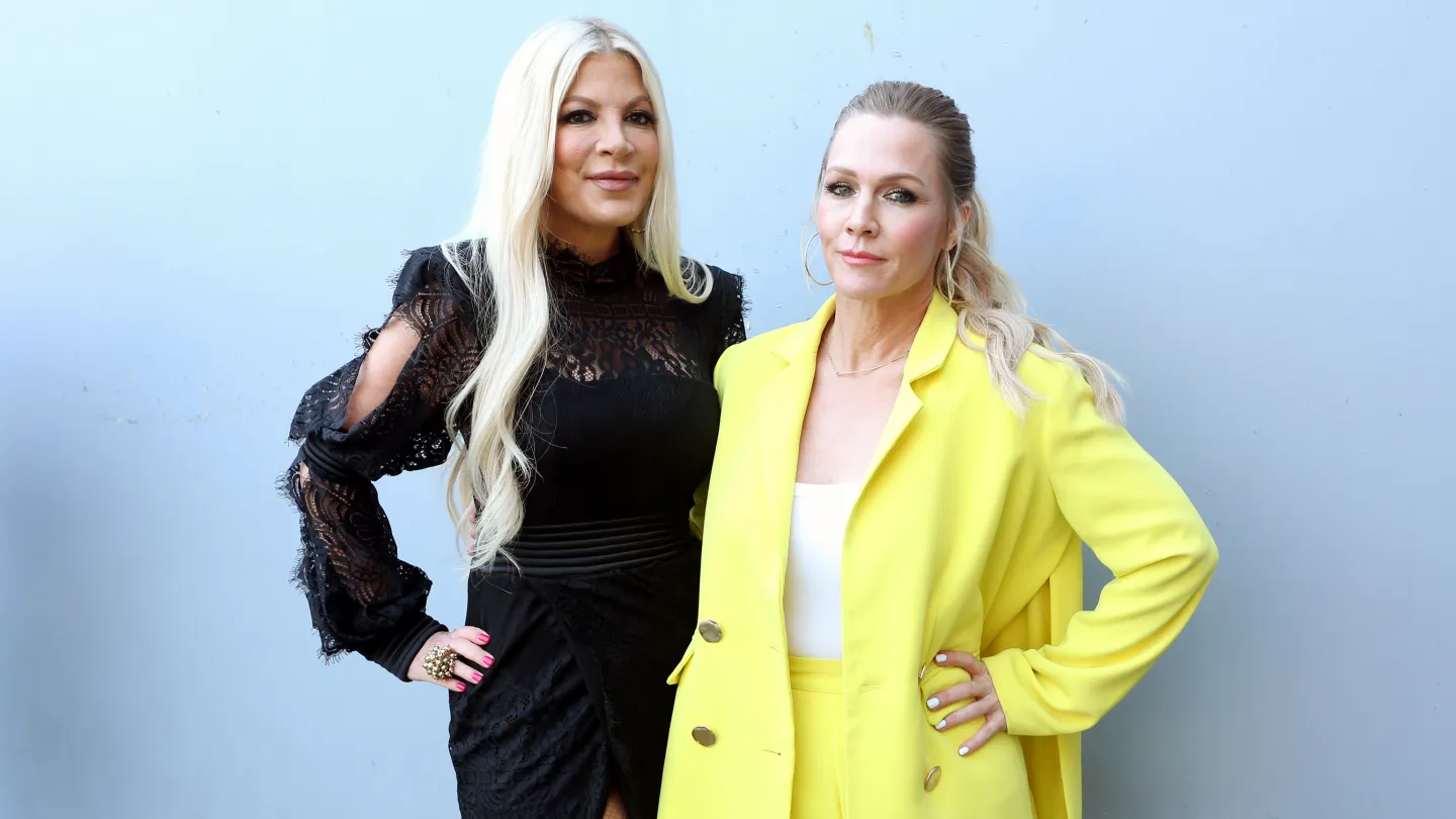 Tori Spelling Exits ‘Beverly Hills, 90210’ Rewatch Podcast With Jennie Garth