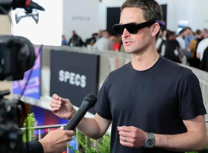 Snap CEO Sees New Wearable Glasses as “Largest Long-Term Opportunity”