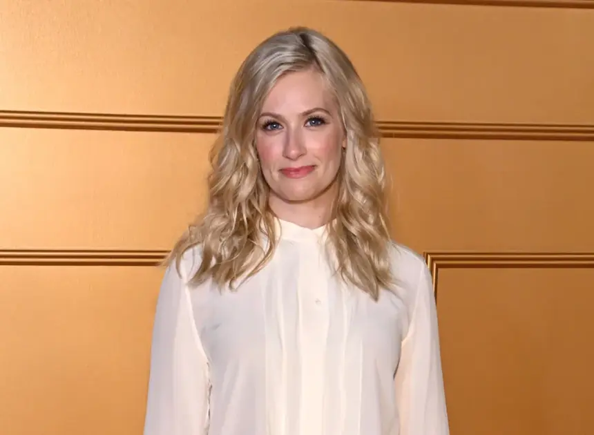 Beth Behrs Joins ABC’s ‘Shifting Gears’ for a ‘2 Broke Girls’ Reunion