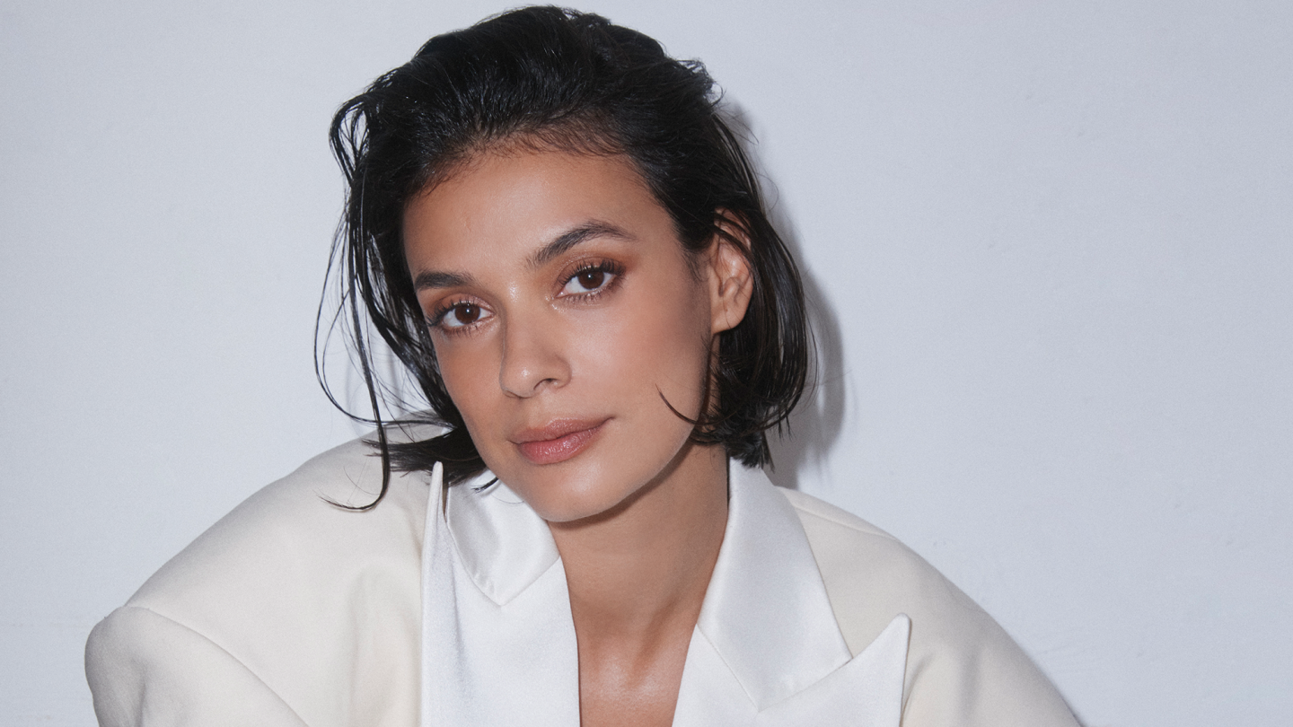 ‘Lioness’ Star Laysla De Oliveira Really Knows How to Kick A**