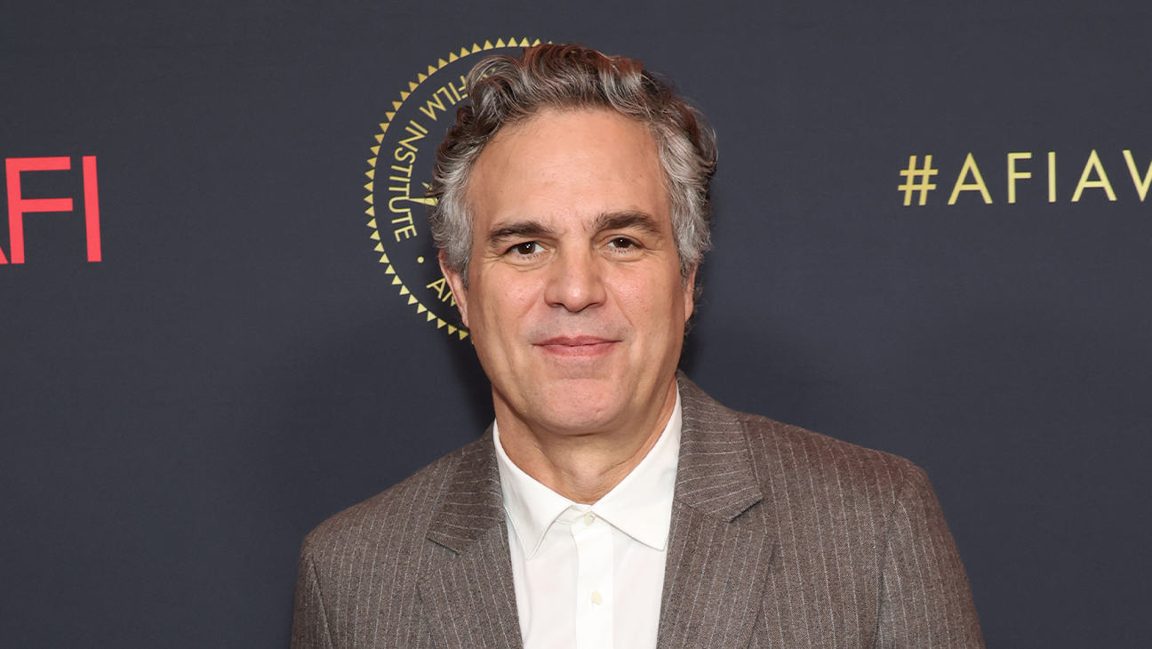 Haim Saban, Lawrence Bender and Teddy Schwarzman Among Industry Group Accusing Mark Ruffalo of “Antisemitism” in Attack on Paramount Leadership
