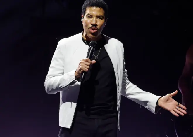 Lionel Richie Hospitalized Following St. Louis Concert, Source Says