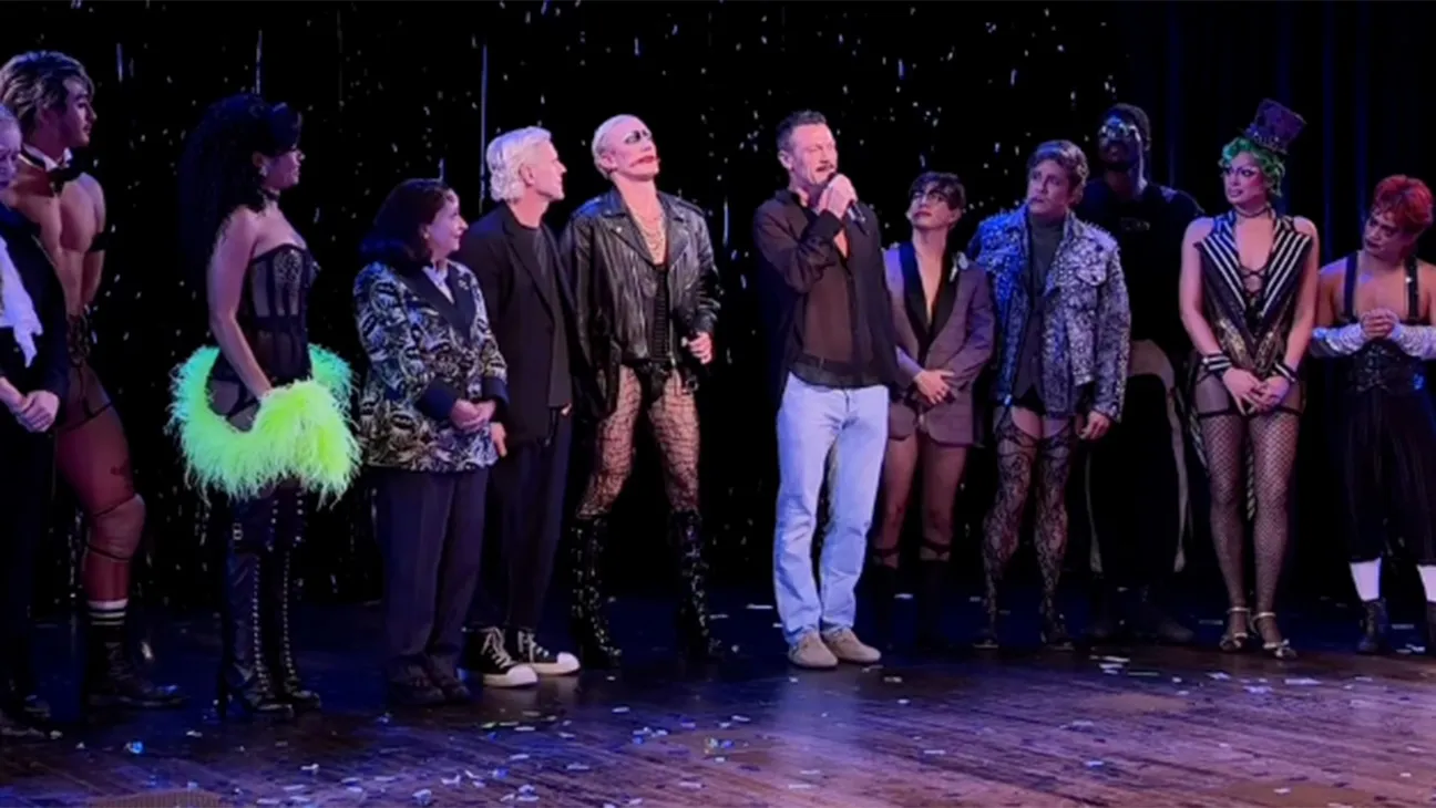 Tim Curry Honored by Past and Present Frank-N-Furters With “I’m Going Home” Performance