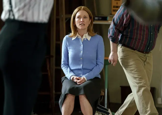 ‘The Debut’ Review: Julianne Moore and Paul Giamatti Are Dynamite Together in Jesse Eisenberg’s Entertainingly Offbeat Theater Comedy