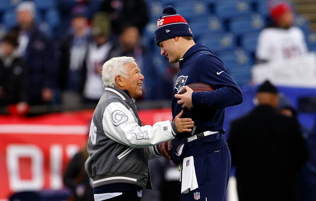 New England Patriots Take on Pittsburgh Steelers In First NFL Game Since Owner Robert Kraft’s Controversial Macklemore Comments