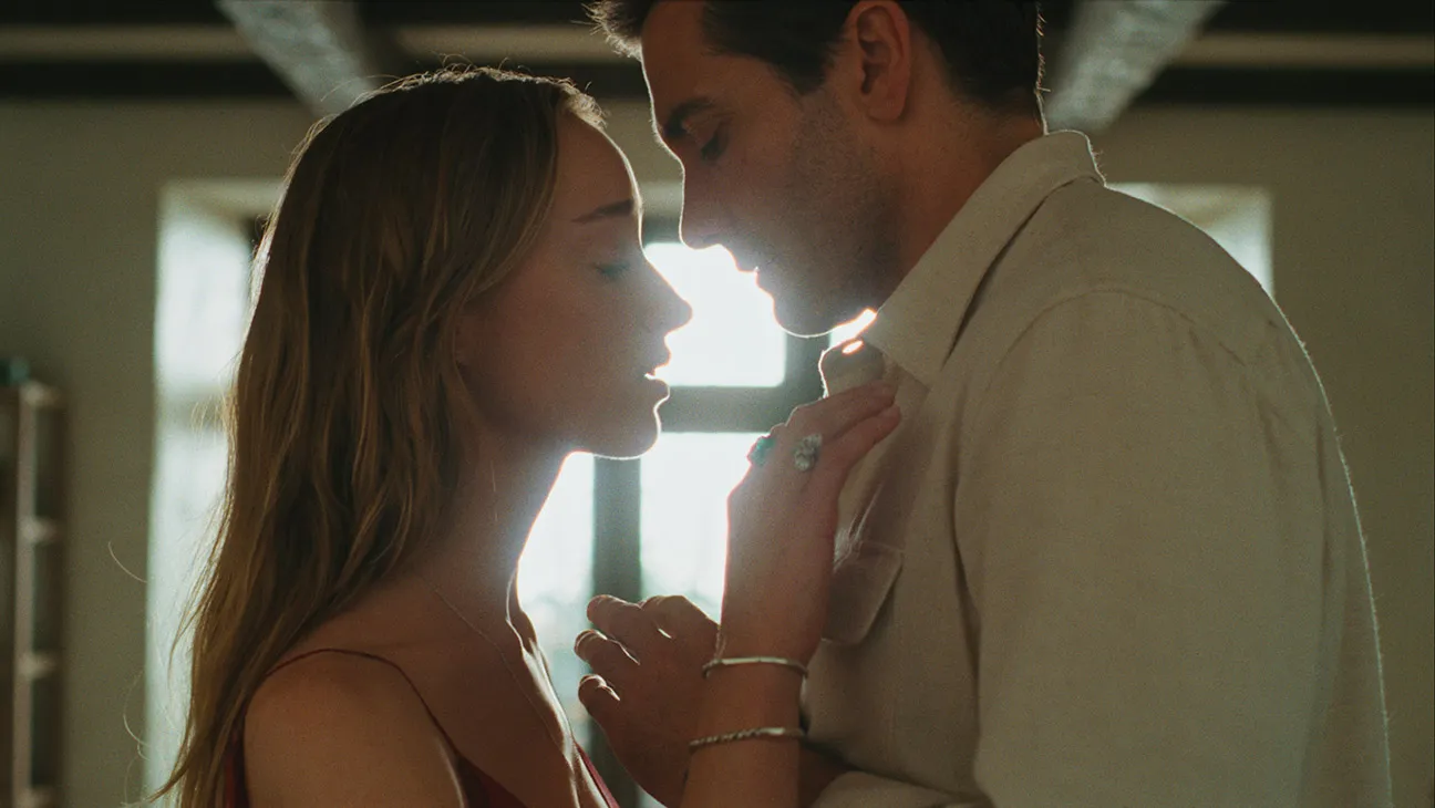 ‘Remain’ Teaser Trailer: Jake Gyllenhaal, Phoebe Dynevor Star in M. Night Shyamalan and Nicholas Sparks’ Supernatural Romance