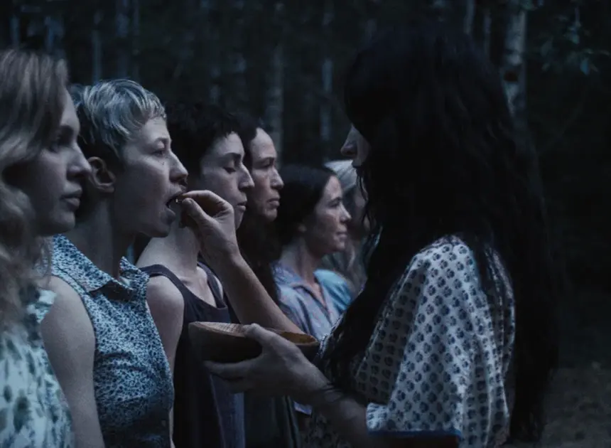 In Her New Movie, Carrie Coon Plays an Unexpected Cult Member: It’s Easy to Say “No Way That Would Ever Happen to Me”