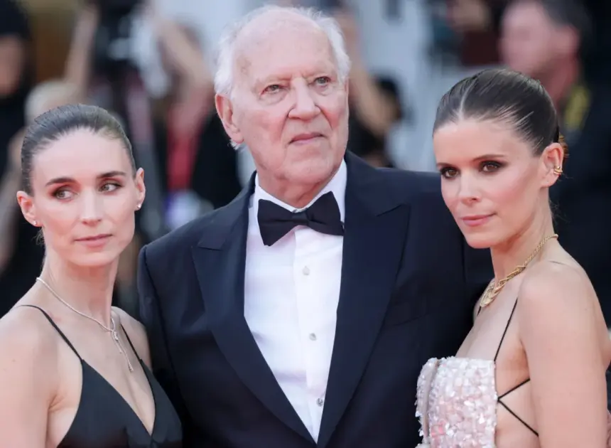 Kate and Rooney Mara Talk ‘Bucking Fastard,’ Synchronized Sisterhood and Werner Herzog Life Lessons: “He Doesn’t Give a S***”