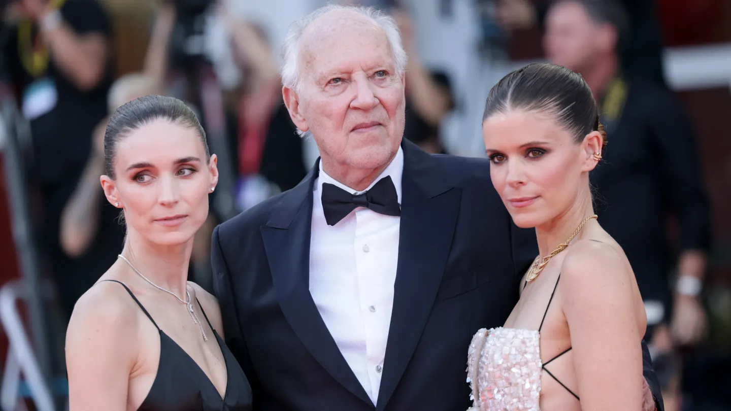 Kate and Rooney Mara Talk ‘Bucking Fastard,’ Synchronized Sisterhood and Werner Herzog Life Lessons: “He Doesn’t Give a S***”
