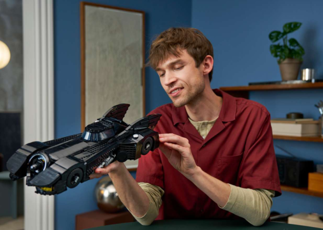 Lego Just Created Its First-Ever ‘Batman Returns’ Batmobile