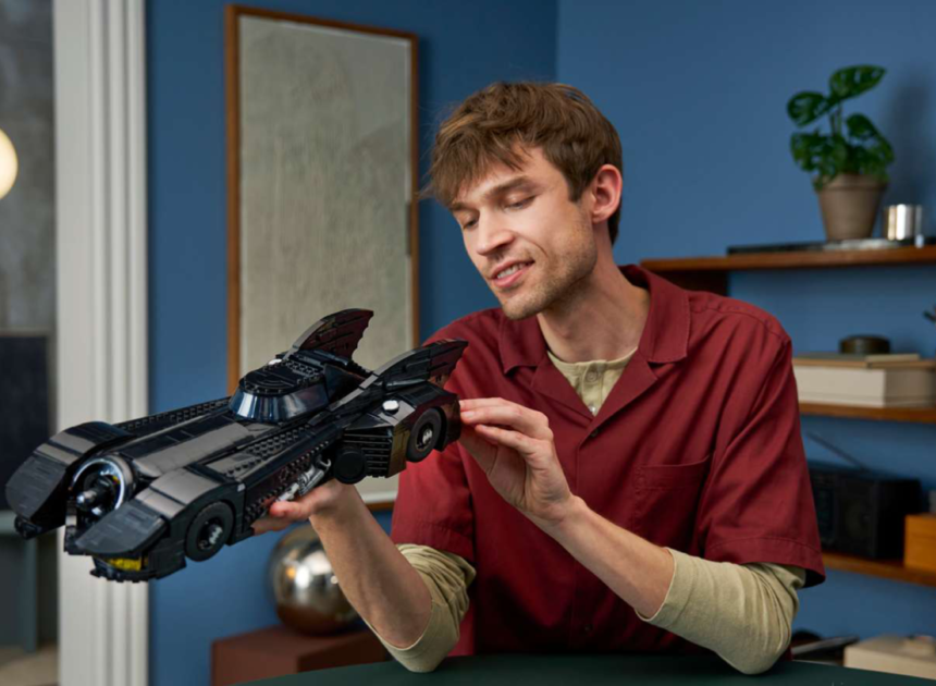 Lego Just Created Its First-Ever ‘Batman Returns’ Batmobile