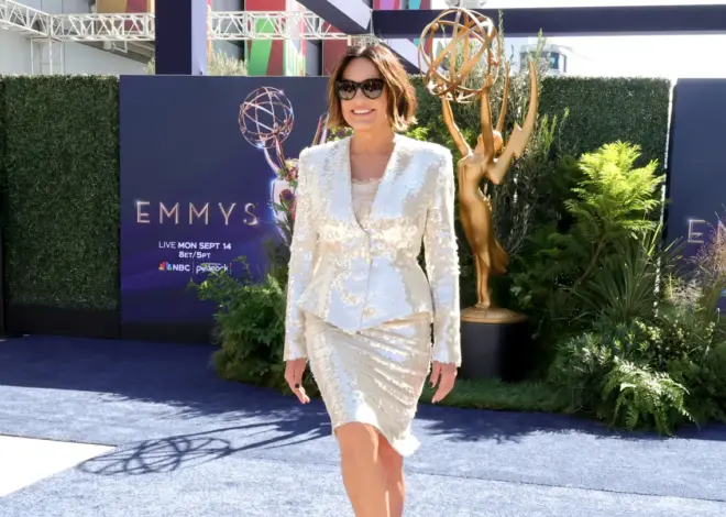 Mariska Hargitay Is Enlisting the ‘Colbert’ Team for Her Emmys Hosting Gig, Writers “Set Up Shop” at ‘SVU’ for Several Months of Prep