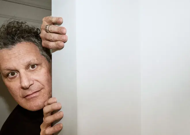 Isaac Mizrahi Gets Unzipped — Again