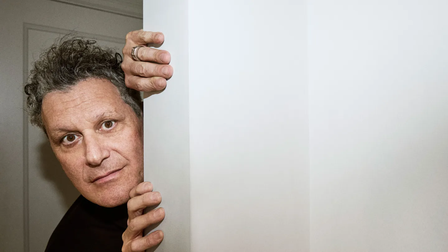 Isaac Mizrahi Gets Unzipped — Again