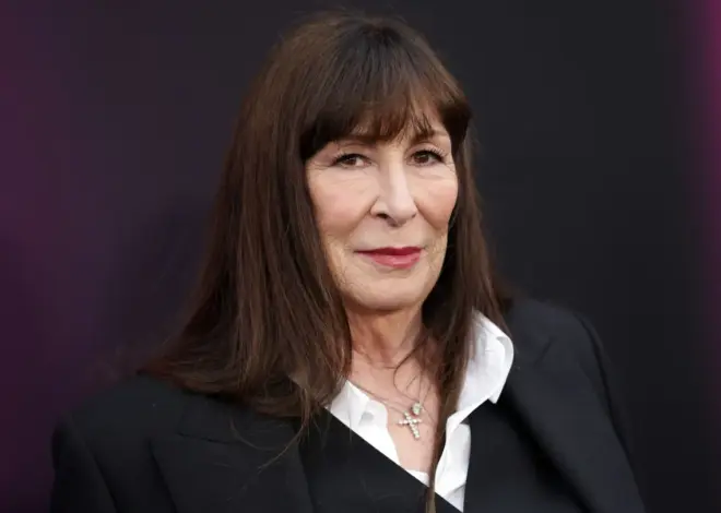 Anjelica Huston Delivers Voiceover for Audiobook Launch of Amy Ephron’s ‘Unseasonably Cold’