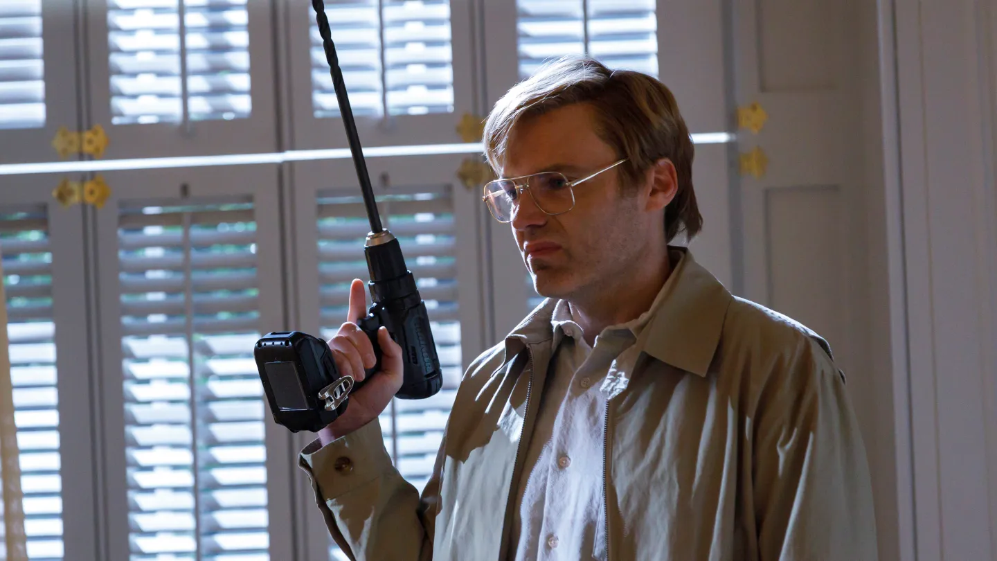 ‘American Horror Story: 13’ Jeffrey Dahmer Actor on That ‘Coven’ Cliffhanger and Sharing the Serial Killer With Co-Star Evan Peters