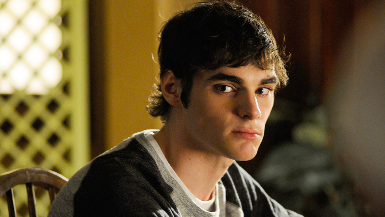 ‘Breaking Bad’ Stars Pay Tribute to R.J. Mitte: “Sweetheart of a Young Man”